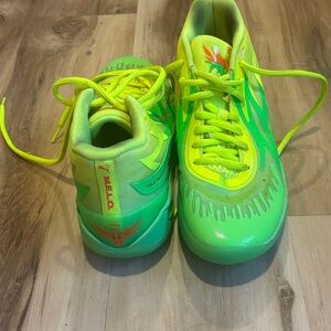 Size 10 Puma slime basketball shoes with original box